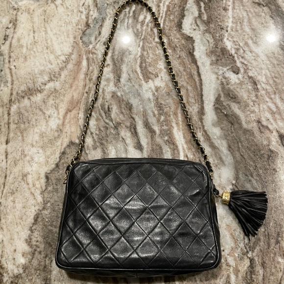CHANEL crossbody camera bag - converts to shoulder bag - Picture 6 of 15